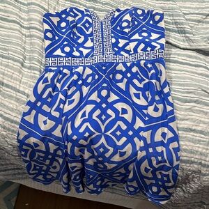 Strapless 👗 asymmetrical stunner